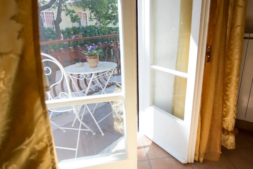 Casa Lollobrigida Bed and Breakfast Ciampino 0*,