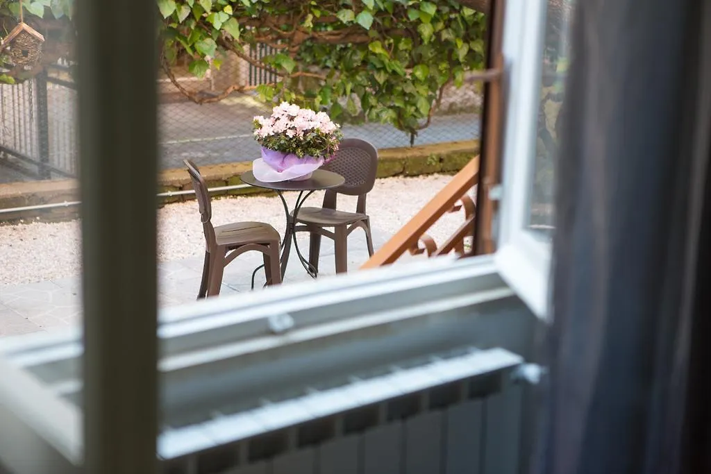 Casa Lollobrigida Bed and Breakfast Ciampino 0*,  Italien